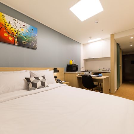 Howard Johnson By Wyndham Incheon Airport Exterior photo