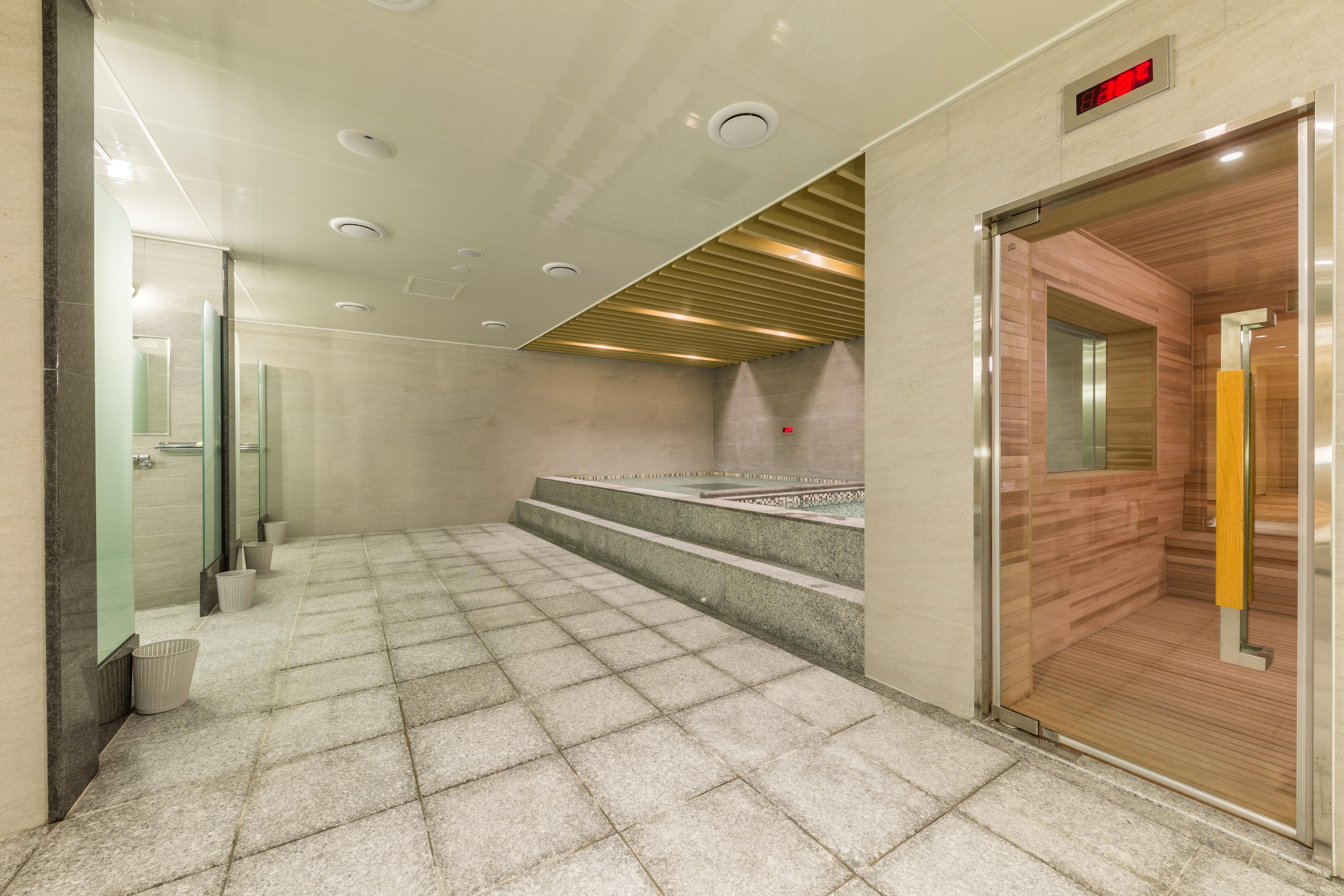 Howard Johnson By Wyndham Incheon Airport Exterior photo