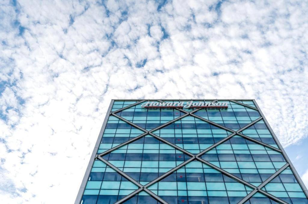 Howard Johnson By Wyndham Incheon Airport Exterior photo