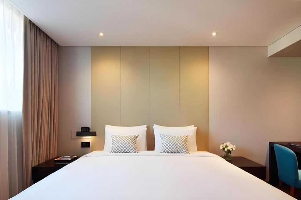 Howard Johnson By Wyndham Incheon Airport Exterior photo